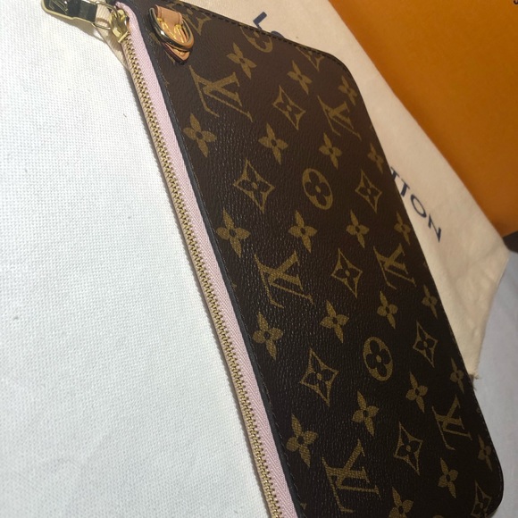 LV Monogram Neverfull MM Pochette - Picture 4 of 9